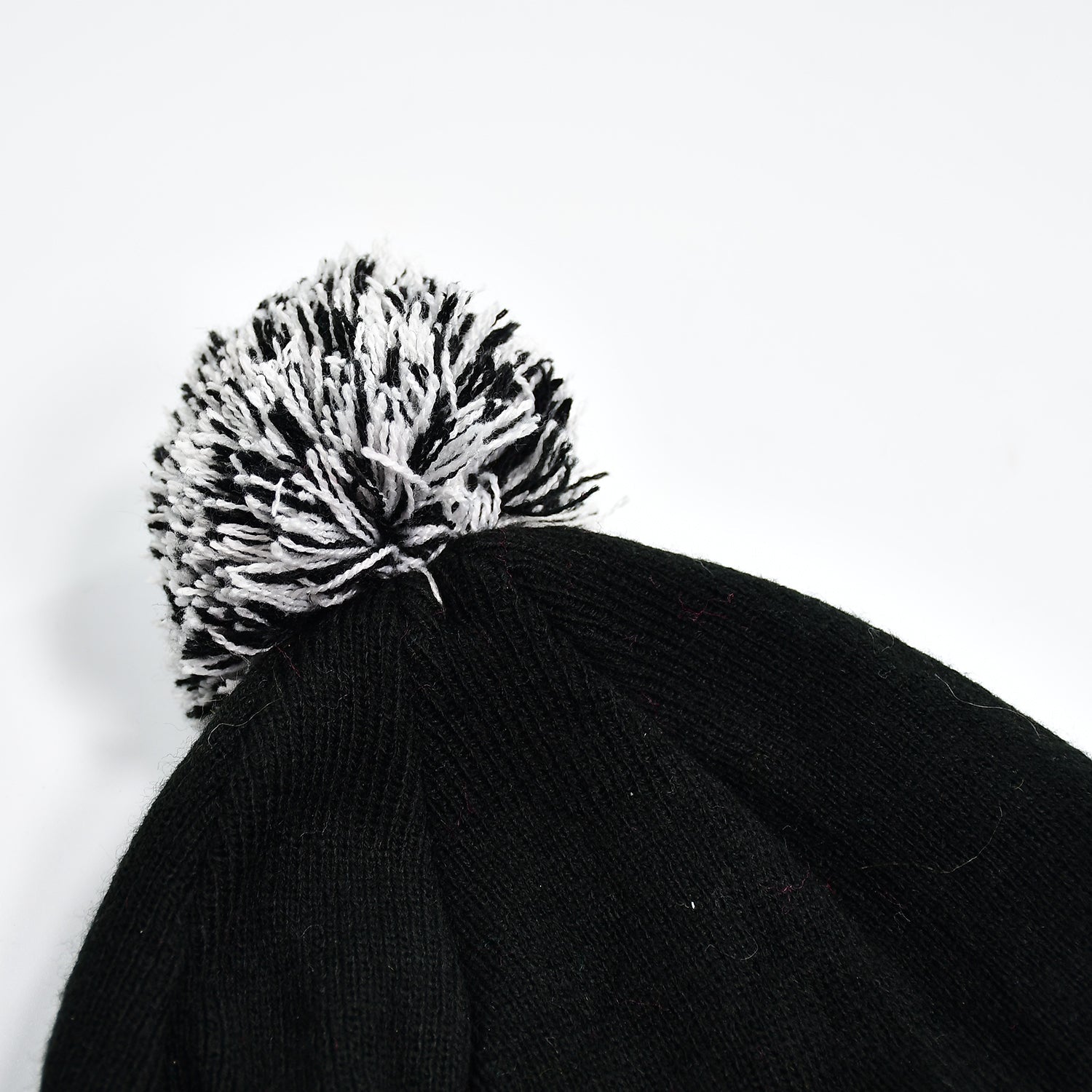 6341 Men's and Women's Skull Slouchy Winter Woolen Knitted Black Inside Fur Beanie Cap. DeoDap 6341 Men's and Women's Skull Slouchy Winter Woolen Knitted Black Inside Fur Beanie Cap. DeoDap